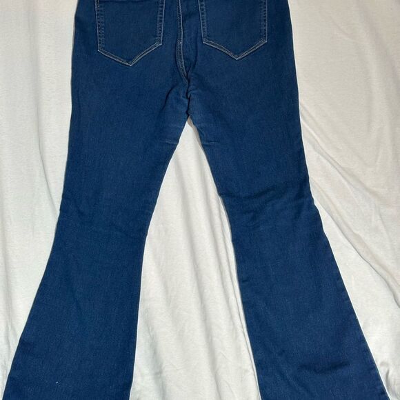 I.N.C. INTERNATIONAL CONCEPTS
Women's Pull-On Flare-Leg Jeans, cut-offs - Picture 1 of 7